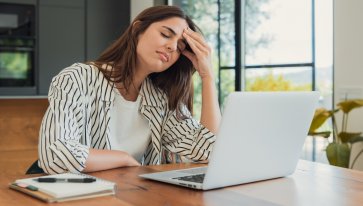 Stanchezza mentale e calo di memoria in estate: la colpa è della disidratazione profonda?
