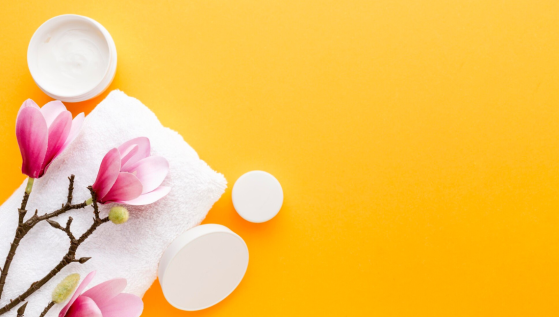 LA GUIDA COMPLETA ALLA CURA DELLA PELLE IN PRIMAVERA: CONSIGLI DEGLI ESPERTI DELLA FARMACIA
