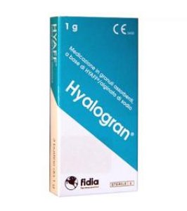 MEDICAZIONE HYALOGRAN TRATTAMENTO ULCERE FORMATA DA MICROGRANULI DI HYAFF ED ALGINATO DI SODIO